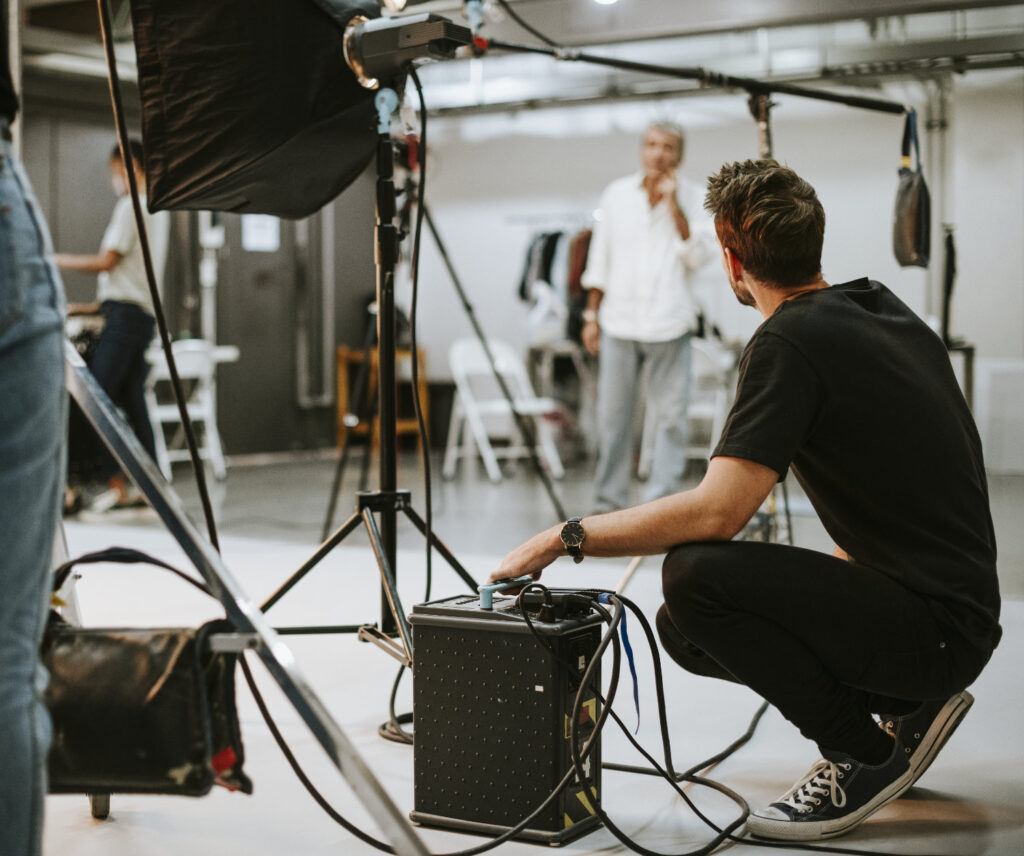 backstage z planu zdjęciowego - griper na planie